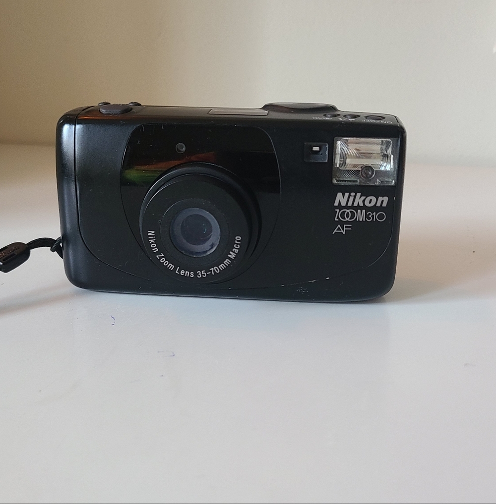 Nikon 100M 310 AF Black Camera (Broken Latch)